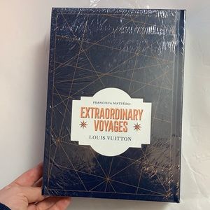 LV Louis Vuitton Book NEW